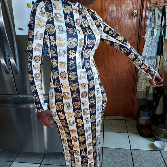 Dress - Picture 5 of 5